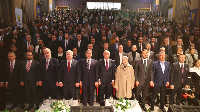 BAKIRKÖY AK PARTİ'DE BAYRAK DEĞİŞİMİ: YENİ BAŞKAN AHMET FARUK KURAN