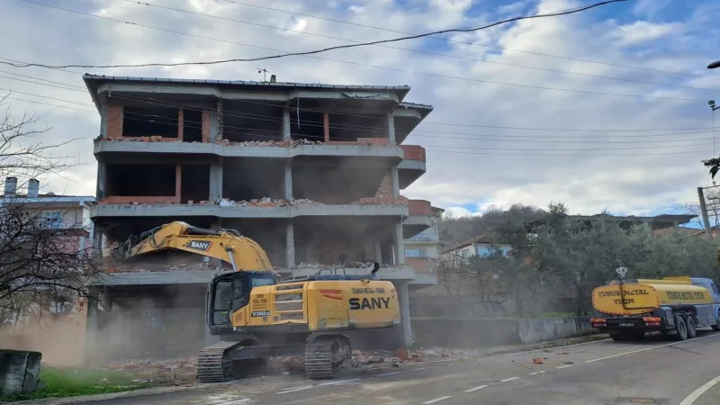 Kocaeli Gölcük'te  Binalar Yenileniyor!