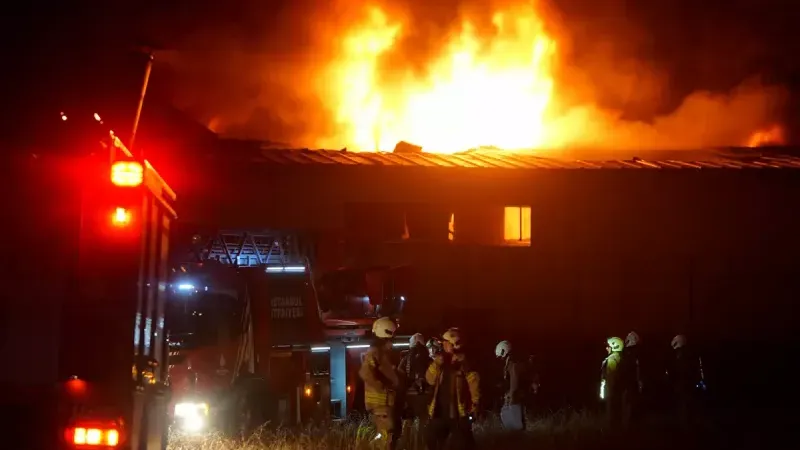 Beylikdüzü’nde Kimyasal Alarm: Bina Boşaltıldı, 5 Kişi Hastanelik Oldu