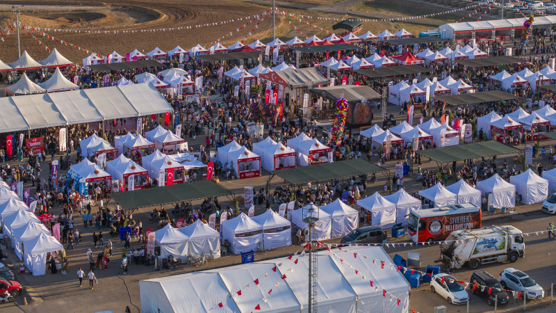     Lezzet Dolu Festival, Yıldızların Konserleriyle Taçlanıyor