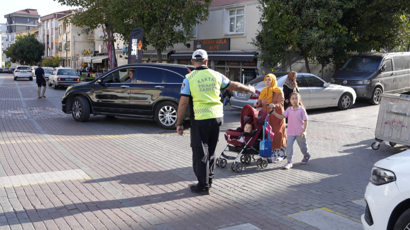 Kartal Belediyesi Zabıta Ekiplerinden Okullarda Güvenli Trafik Uygulaması