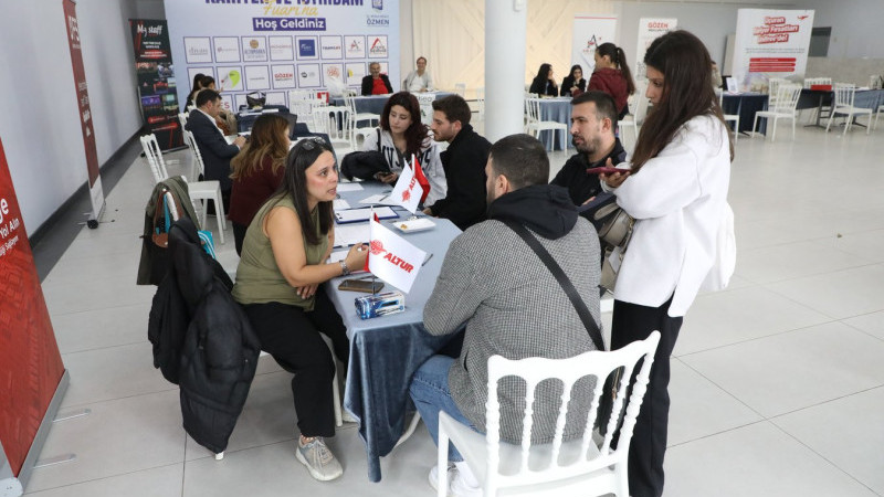 Kariyer ve İstihdam Fuarı yoğun katılımla gerçekleşti