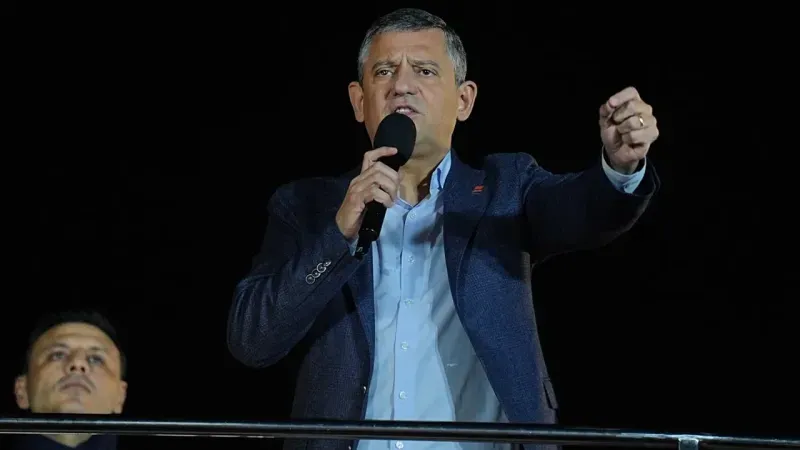 Özgür Özel Yine Türkiye’yi Hedef Aldı: Bu Kez Adresi Hollanda Oldu