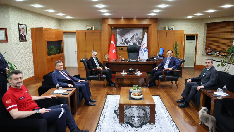 AK Parti İstanbul İl Başkanı Özdemir’den Başkan Vekili Akın’a ziyaret