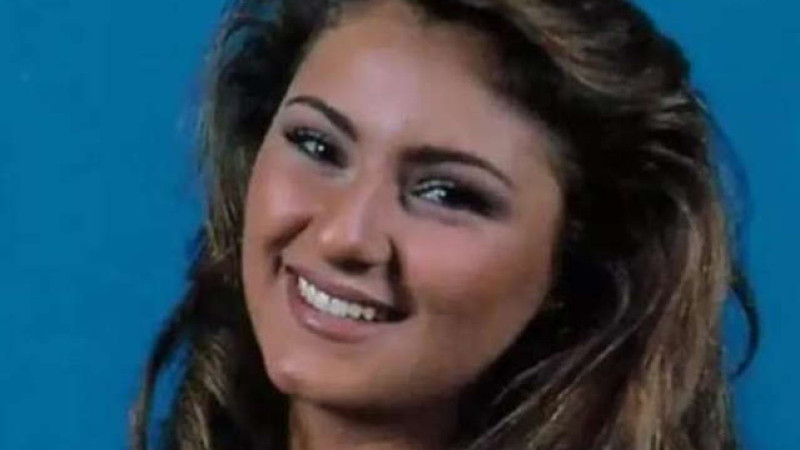 Pınar Altuğ Gençlik Fotoğrafını Paylaştı: 19 Yaş Pozuna Yorum Yağdı