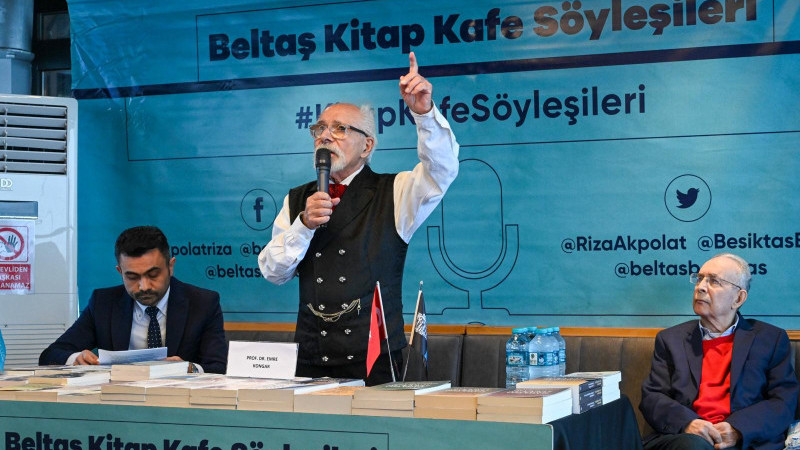 PROF DR. EMRE KONGAR BELTAŞ KİTAP KAFE’DE OKURLARIYLA BULUŞTU