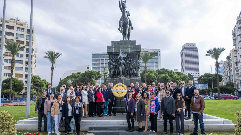 Egeli Diş Hekimleri Atatürk Anıtı’nda Buluştu