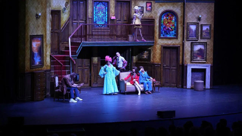 Sezonun En Kahkahalı Komedisi Sahneye Çıktı