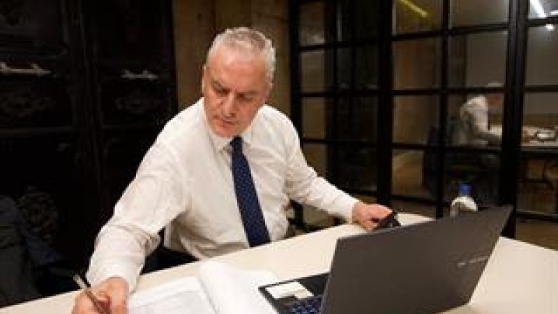 TÜRSAB’TA EŞİTSİZLİK TARTIŞMASI: M. NEZİH HACIALIOĞLU, DUYURUYU ELEŞTİRDİ