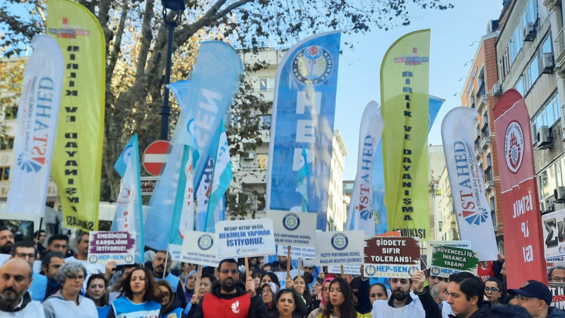 Hak Gaspına Karşı Aile Hekimleri İstanbul'da Eylem Yaptı