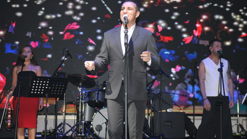 “Yapay Zekâ Sanatı Bitiriyor” “Evliliğe Açığım” “Aile Projesi Geliyor”