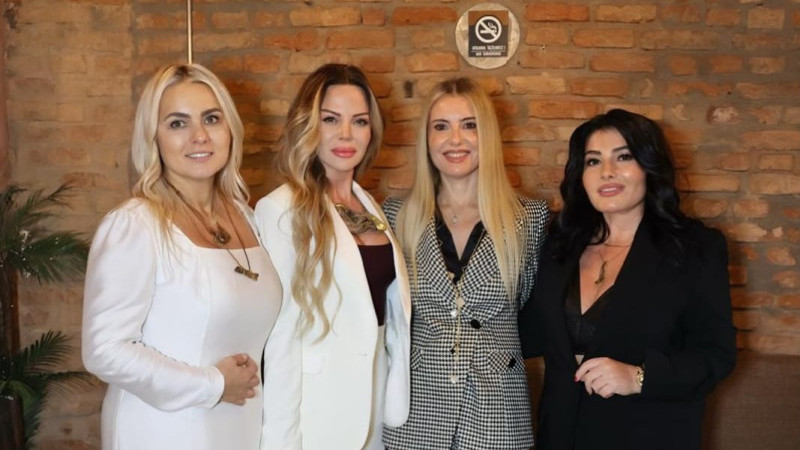 AYSHEN ÖZKAN JEWELRY” GİYİLEBİLİR SANAT YAKLAŞIMIYLA ÖZEL BİR DAVETTE TANITILDI