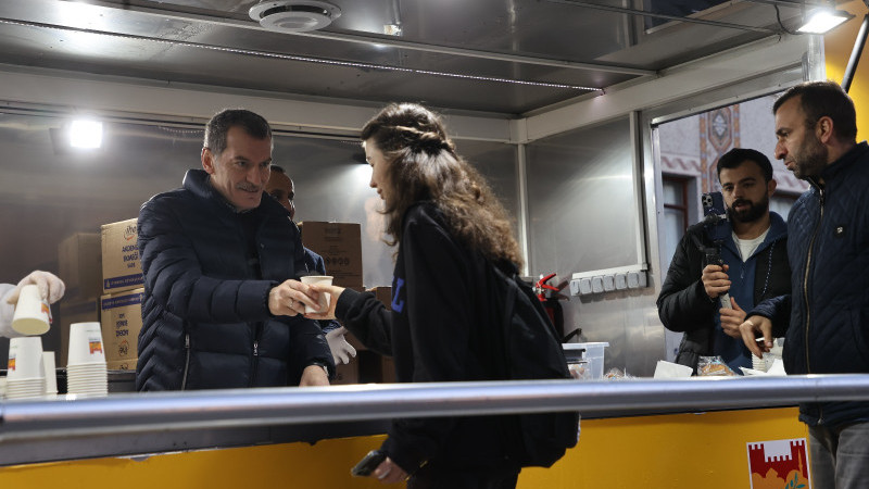 Zeytinburnu’nda Kış Sabahlarına Sıcak Başlangıç: Mobil İkram Aracı 4. Yılında