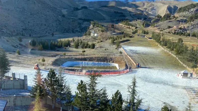 Davraz Kayak Merkezi'nde Suni Karlama Dönemi Başladı