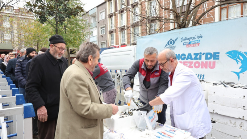 Sultangazi Belediyesi’nden Ücretsiz Balık Dağıtımı!