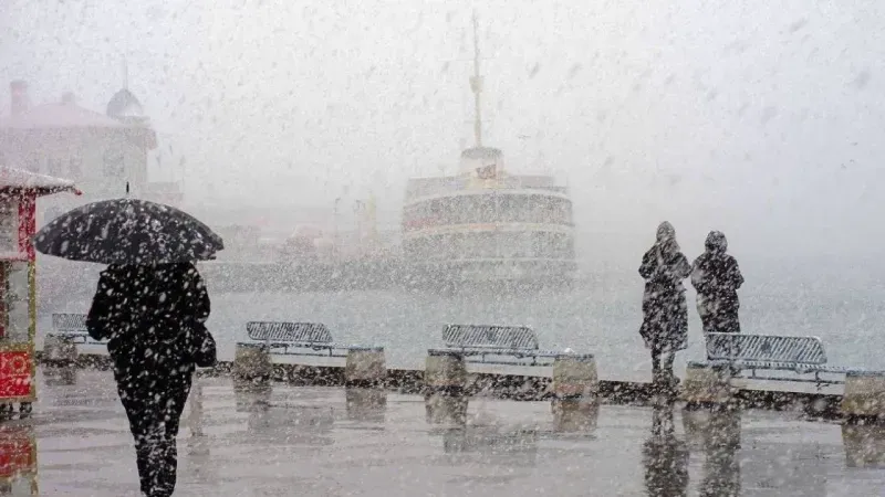 Hafta Sonu Soğuk ve Yağış Etkisini Artıracak: İç Kesimlerde Kar Bekleniyor