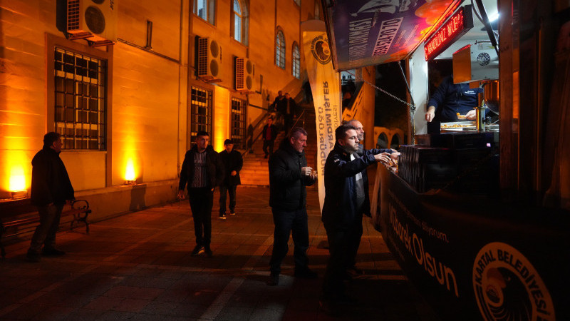 Kartal Belediyesi’nden Miraç Kandili Dolayısıyla Vatandaşlara Lokma İkramı