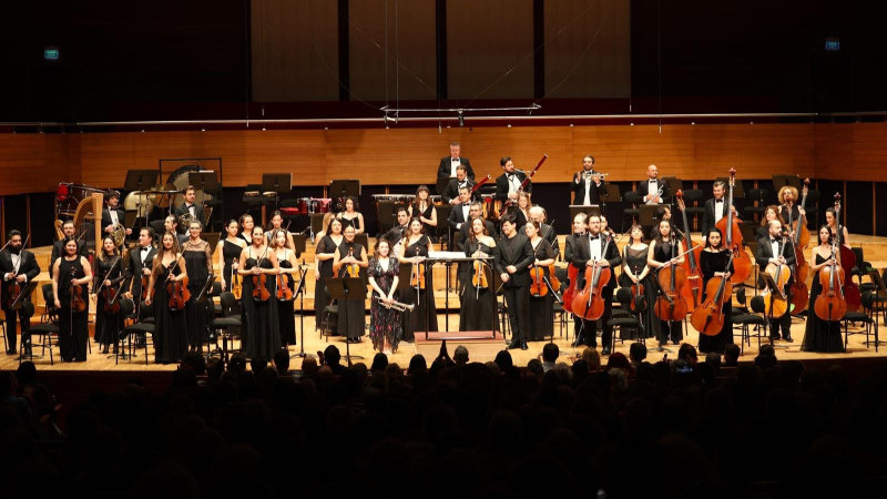 DÜNYACA ÜNLÜ SANATÇILAR İZMİR'DE