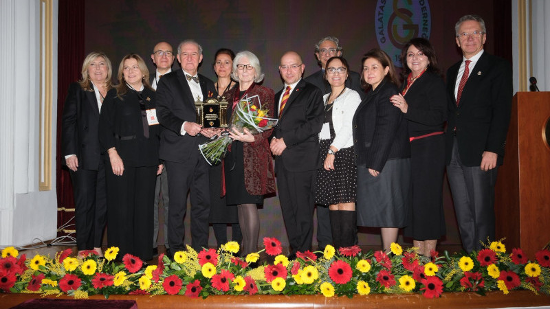 14. GALATASARAY ÖDÜLÜ GÜLSER CORAT'IN OLDU!