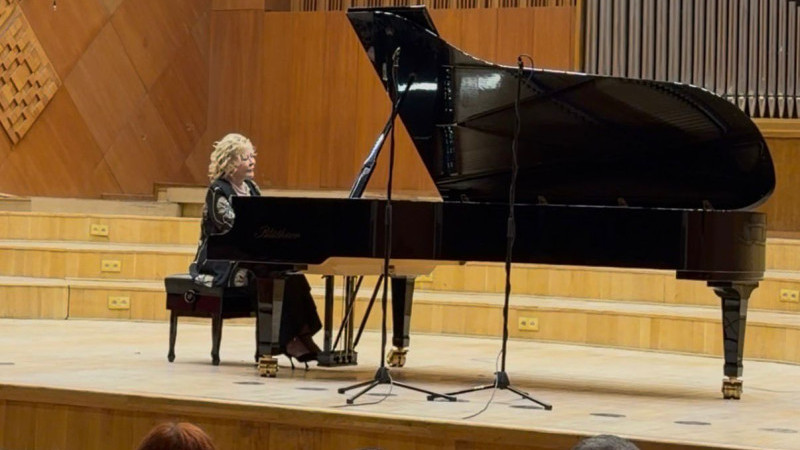 GÜLSİN ONAY'DAN YARIM ASIR SONRA İLK SOLO RESİTAL!