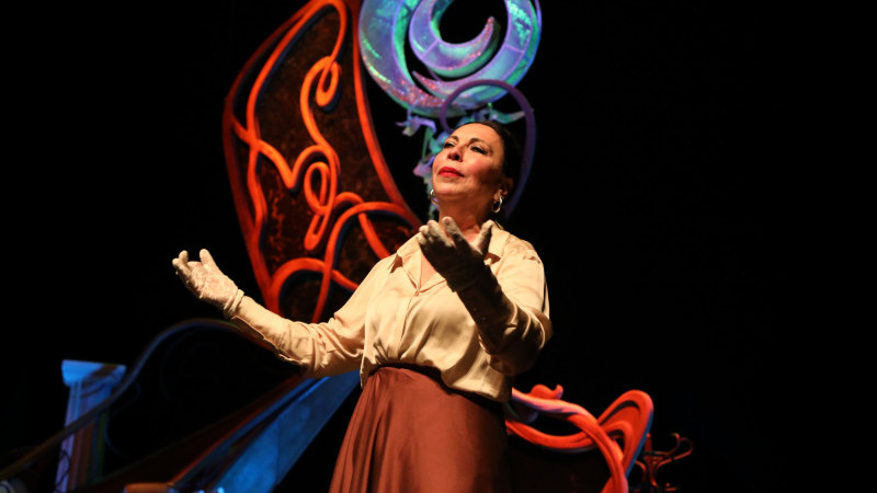 ŞEHRİN TİYATROSU “HAYAT DER GÜLÜMSERİM” OYUNUYLA ATAŞEHİR’DE