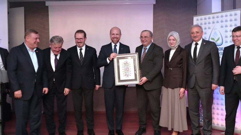 Bilal Erdoğan, Ankara’daki RİDEF iftar programında Rizelilerle bir araya geldi