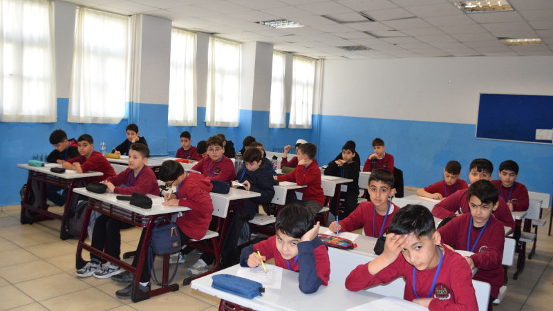 Zeytinburnu’nda 3 Bin Öğrenciye ‘Akran’ Desteği Sağlandı