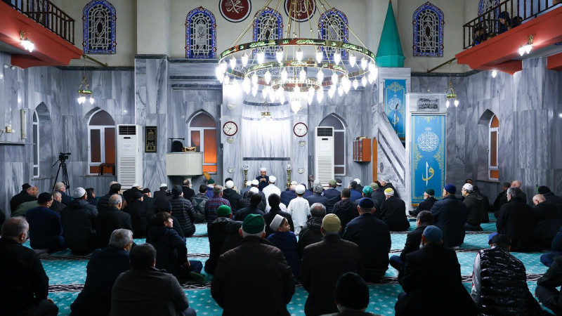 ESENLER’DE ENDERUN TERAVİH GELENEĞİ YAŞATILIYOR