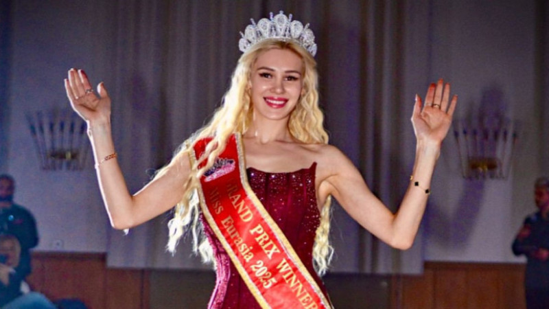 Hamburg’da Türk rüzgarı: Maria Titievskaya podyumu açtı