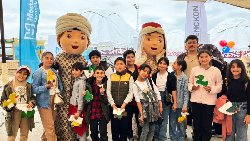 Zeytinburnu Bilgi Evleri Öğrencileri Etnospor Kültür Festivali’nde Geleneksel Kültürle Buluştu