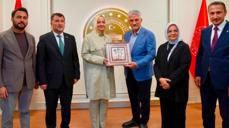 Fatma Betül Sayan Kaya'dan, Düzce Valisi Mehmet Makas'a Ziyaret!
