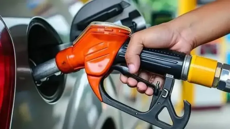Motorine 4,20 lira zam: Yeni fiyatlar pompaya yansıdı