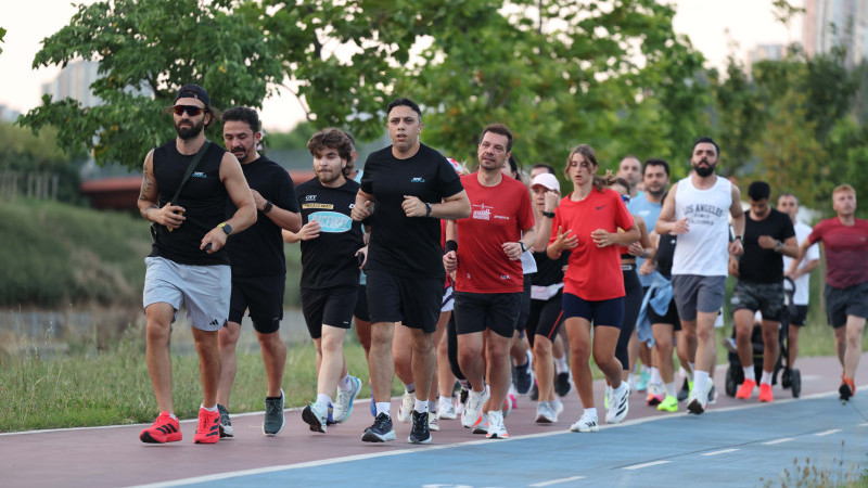 KÜÇÜKÇEKMECELİLER, SABAH AKŞAM DEMEDEN ÜCRETSİZ SPOR İMKANI!
