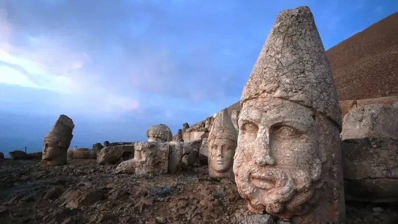 Nemrut Dağı’nda binlerce yıllık tarih: Kommagene’nin izleri zirvede