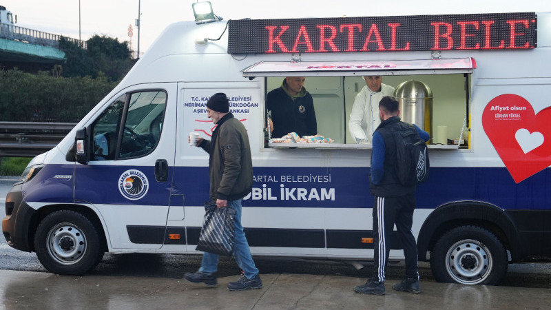 Kartal Belediyesi’nden Soğuk Kış Günlerinde Vatandaşlara Sıcak Destek