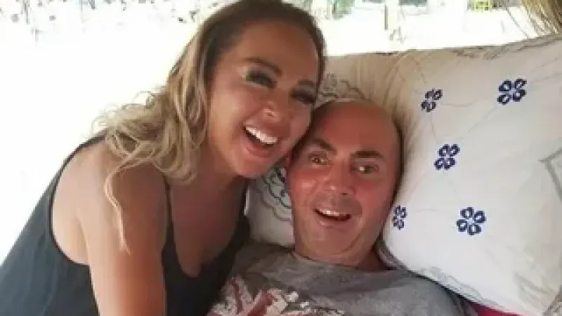 Safiye Soyman Gözyaşlarıyla Açılış Yaptı: “Dışım Gülüyor, İçim Yanıyor”