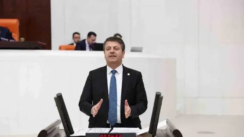  Adıyaman Belediye Başkanı Abdurrahman Tutdere Görevine İade Edildi