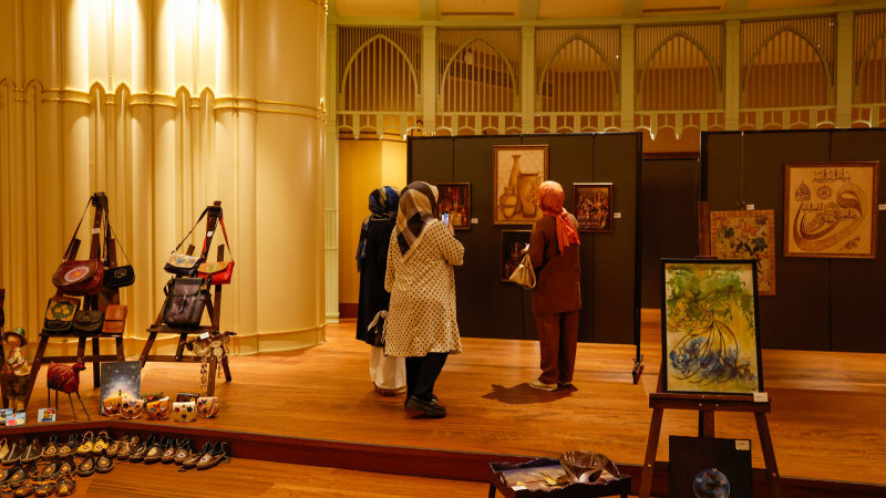 İstanbul’da Yetimler Yararına Sanat Sergisi