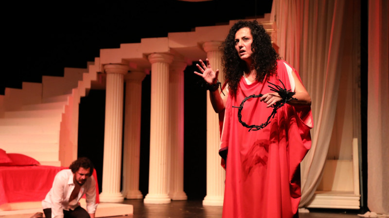 ŞEHRİN TİYATROSU “BEN MEDEA DEĞİLİM” OYUNUYLA ATAŞEHİR’DE   