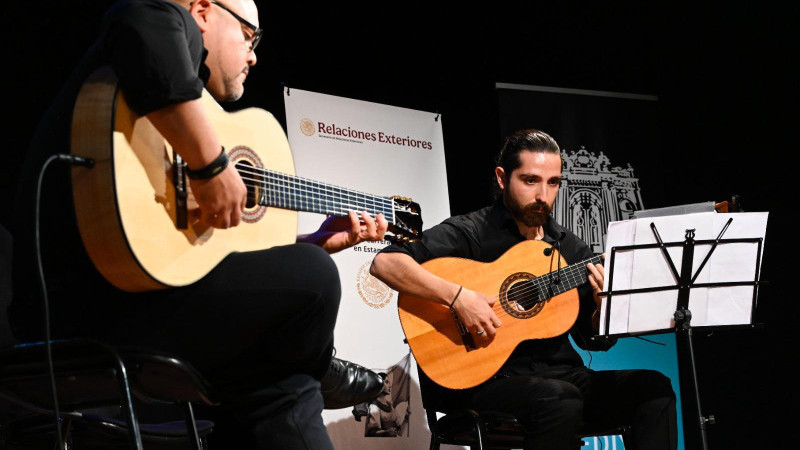 MEKSİKA’DAN İSTANBUL’A UZANAN EZGİLER BEŞİKTAŞ’TA BULUŞTU