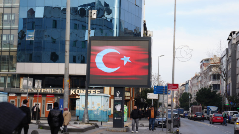 ESENLER AY YILDIZLI BAYRAĞA BÜRÜNDÜ