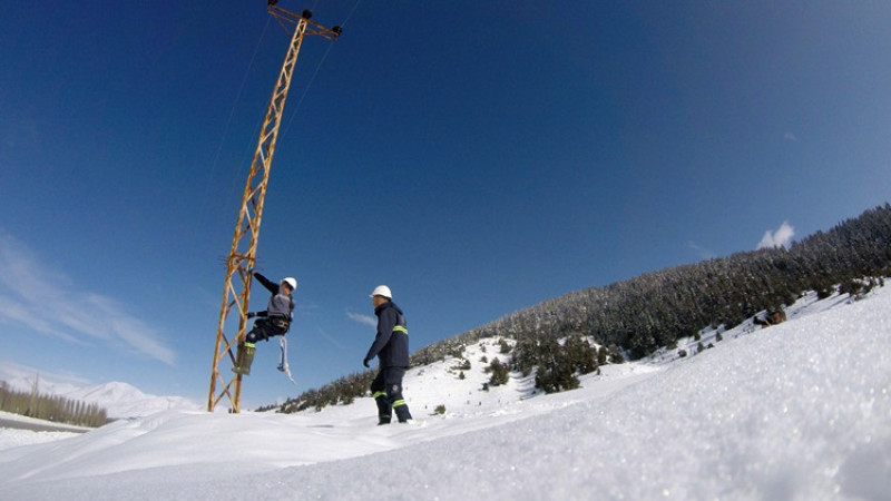 Bayraktar: Kış Şartlarına Rağmen Enerji İçin Ekipler 7/24 Sahada