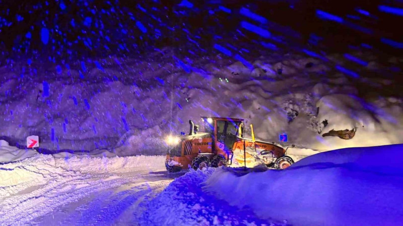 Vali Aygöl: Tunceli’de Karla Mücadelede Ekipler Gece Gündüz Sahada