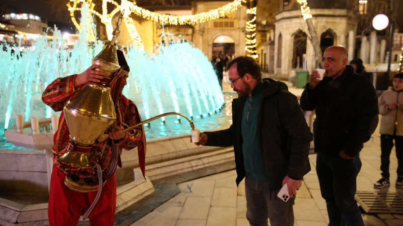 Eyüpsultan’da bir Ramazan geleneği: Osmanlı Şerbeti İkramı