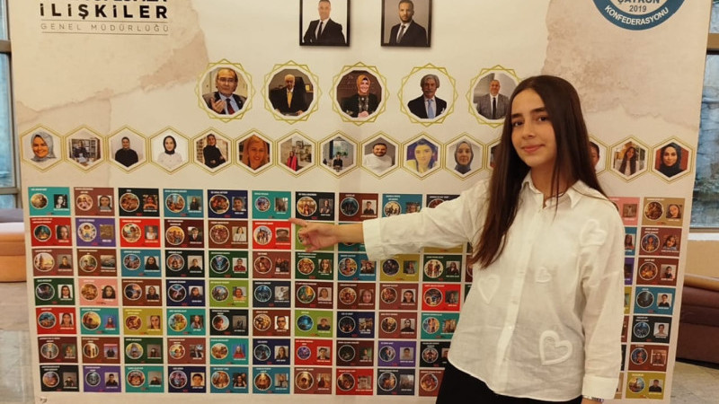 BAHÇELİEVLER'İN GURURU: AZRA ARSLAN 100 100 GENÇ YAZAR ARASINDA