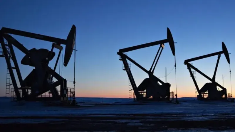 Petrol fiyatlarında sert düşüş: Brent 96 dolar seviyesine geriledi