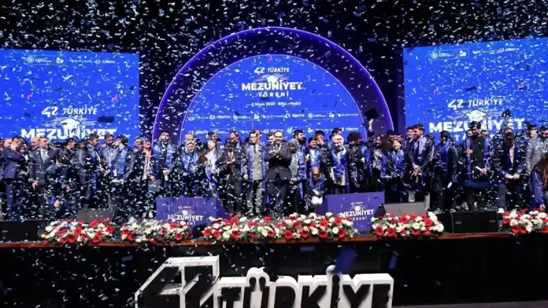 42 Türkiye ile yeni nesil yazılımcılar mezun oldu