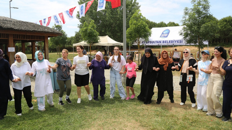 2. Geleneksel ESMEK Örgü Festivali renkli görüntülere sahne oldu
