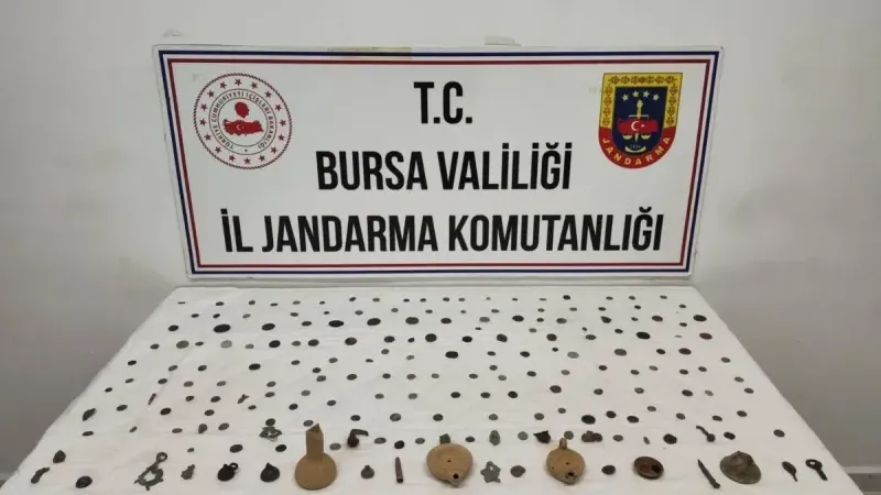 Bursa'da tarihi eser operasyonu: 202 sikke ve obje ele geçirildi