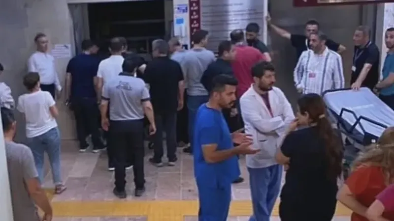 İskenderun Devlet Hastanesi'nde asansör arızası paniğe neden oldu